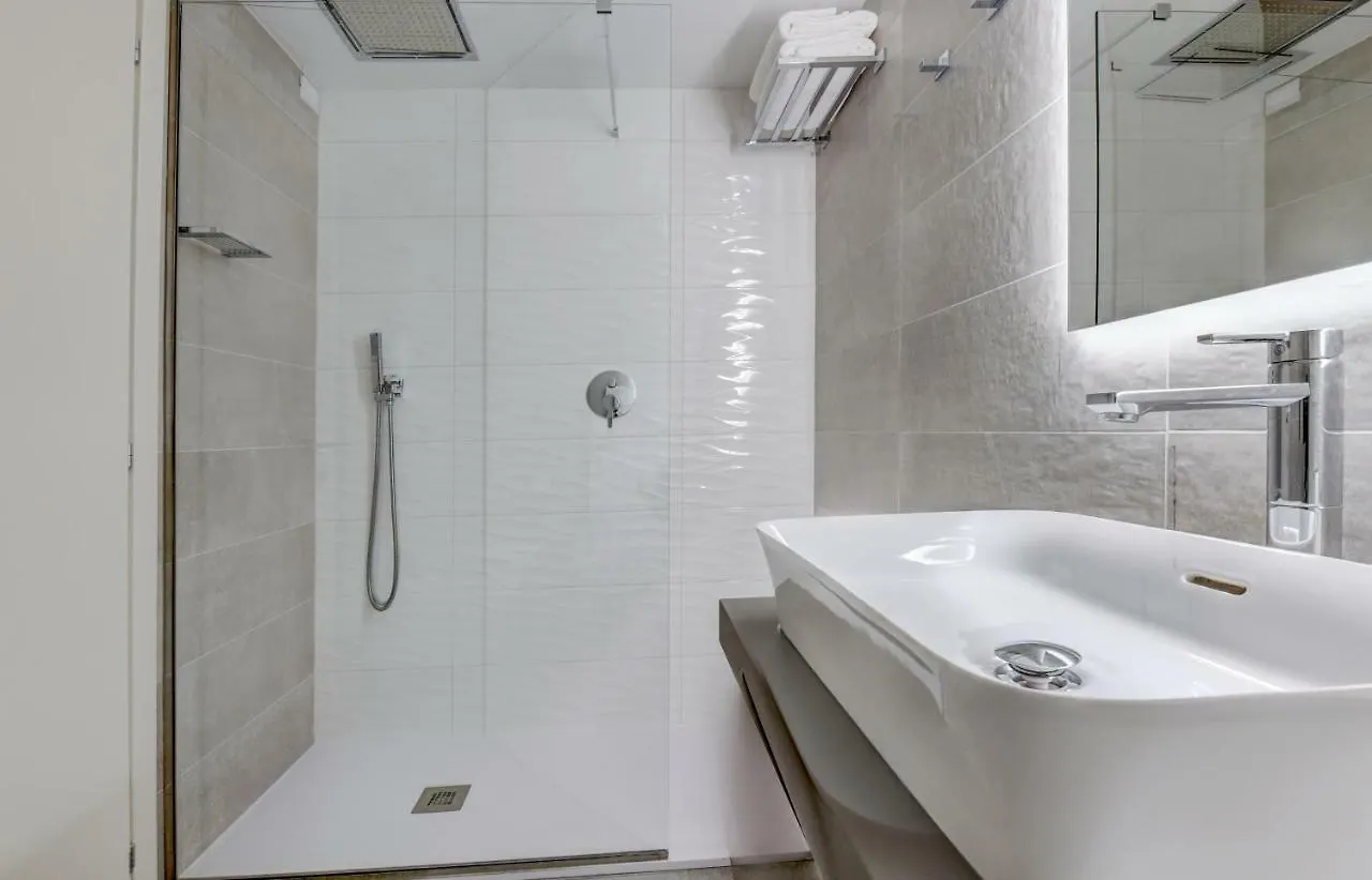 La Luce Di Sirmione Bed & Breakfast Italy